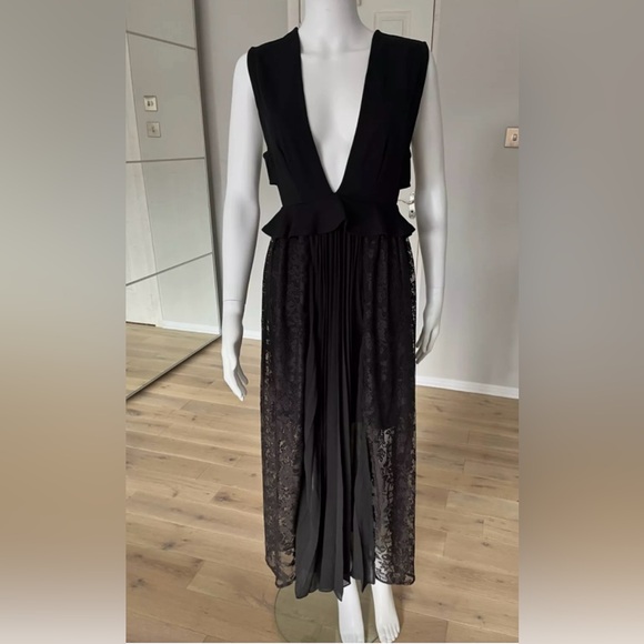 FRENCH CONNECTION ANGELINA DEEP-V PLEATED LACE AND JERSEY BLACK MAXI SEXY DESS - Picture 6 of 9